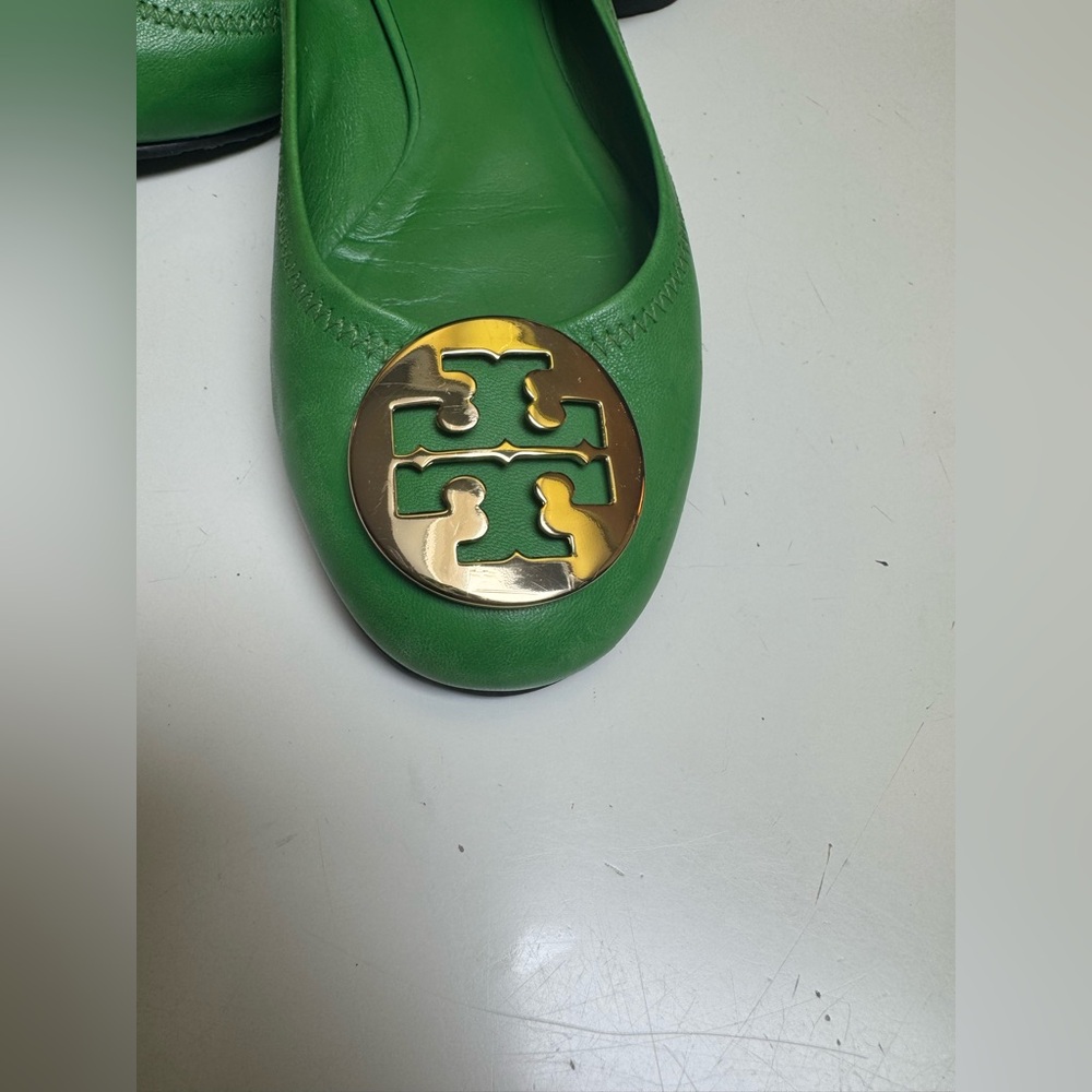 Tory Burch Bright Green Logo Ballet Flats with Gold Medallion - Picture 2 of 7